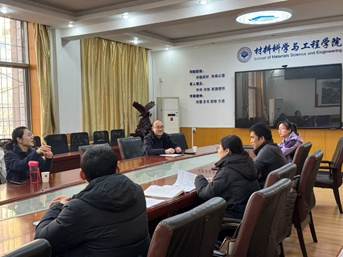 会议室里的人们 AI 生成的内容可能不正确。